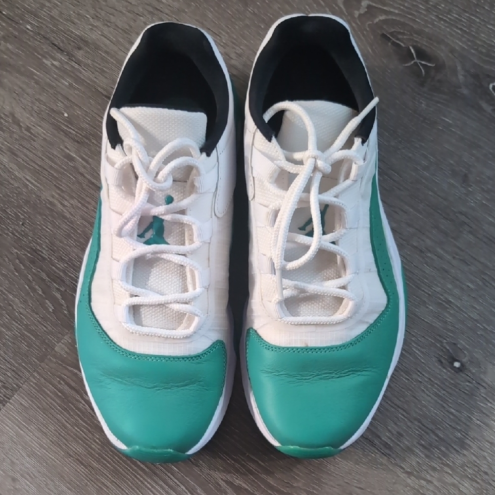 Jordan 11 Comfort Low in White and Teal Men’s 9 / women’s 10 - Picture 2 of 4